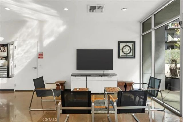 645 W 9th 317, Los Angeles, CA 90015