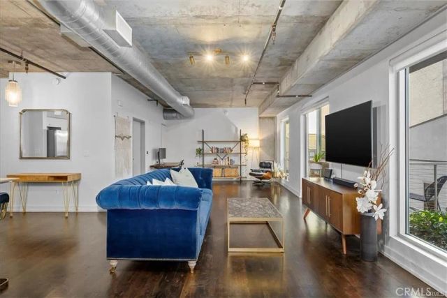 645 W 9th 317, Los Angeles, CA 90015