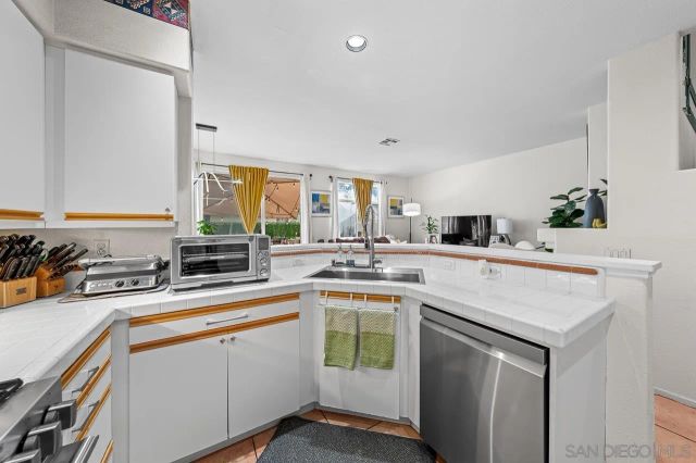 12520 Heatherton Ct. 3, San Diego, CA 92128