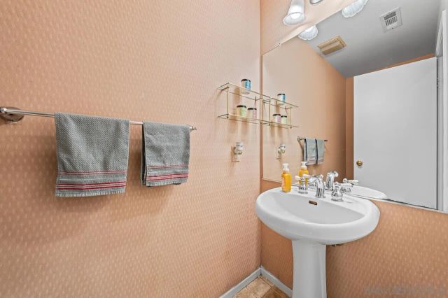 12520 Heatherton Ct. 3, San Diego, CA 92128