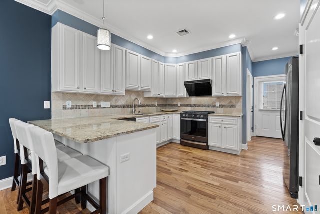 130 Brentwood Avenue, Fairfield, CT 06825