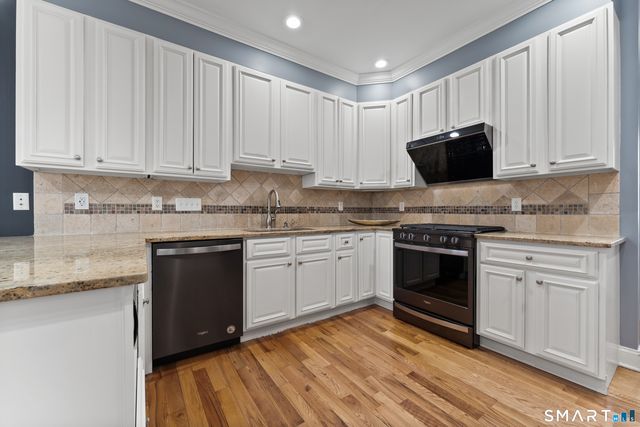 130 Brentwood Avenue, Fairfield, CT 06825