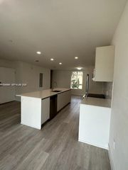 2561 NE 193rd St 1208, Miami, FL 33180