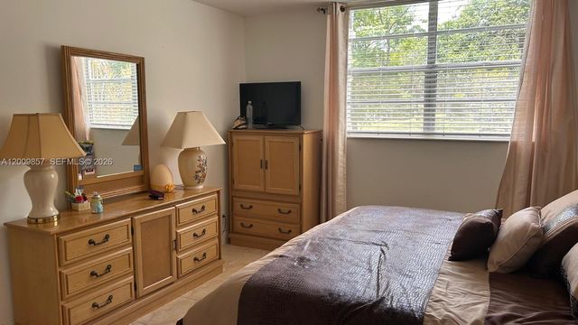 3099 NW 48th Ave 153, Lauderdale Lakes, FL 33313