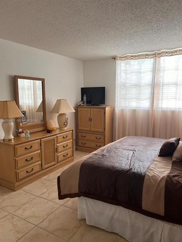 3099 NW 48th Ave 153, Lauderdale Lakes, FL 33313