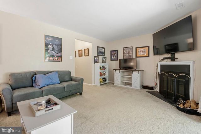 4 SILVER FOX CT, Cockeysville, MD 21030