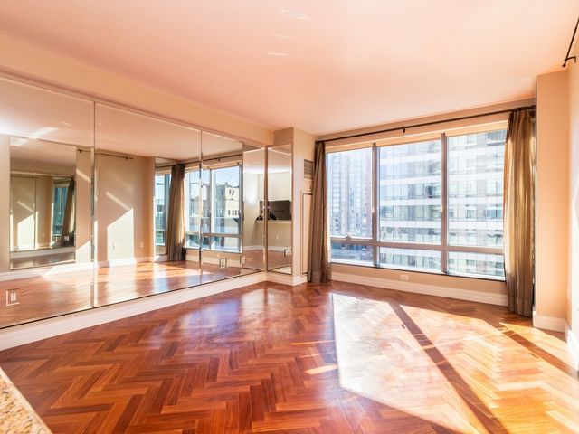 1 Avery St 17C, Boston, MA 02111