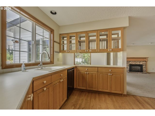 17799 Nw ELKCREST Ct, Portland, OR 97229