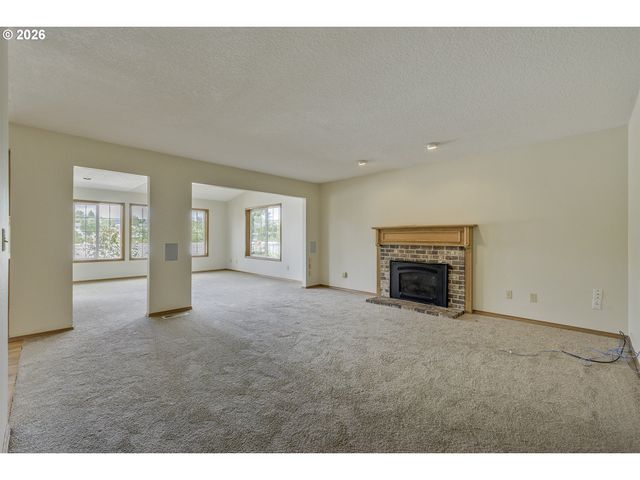 17799 Nw ELKCREST Ct, Portland, OR 97229