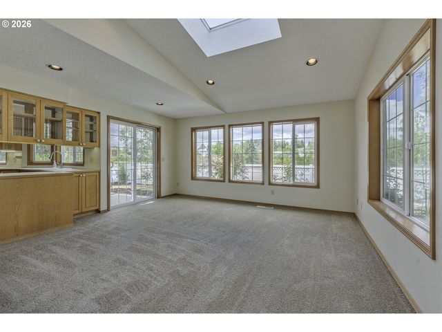 17799 Nw ELKCREST Ct, Portland, OR 97229