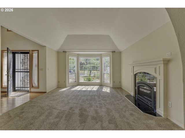 17799 Nw ELKCREST Ct, Portland, OR 97229