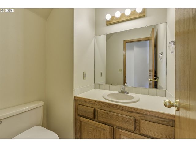 17799 Nw ELKCREST Ct, Portland, OR 97229