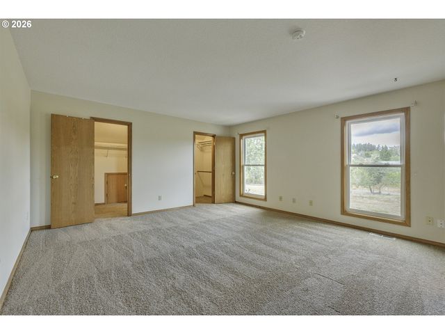17799 Nw ELKCREST Ct, Portland, OR 97229