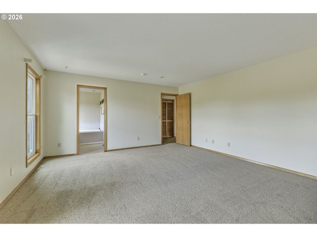 17799 Nw ELKCREST Ct, Portland, OR 97229