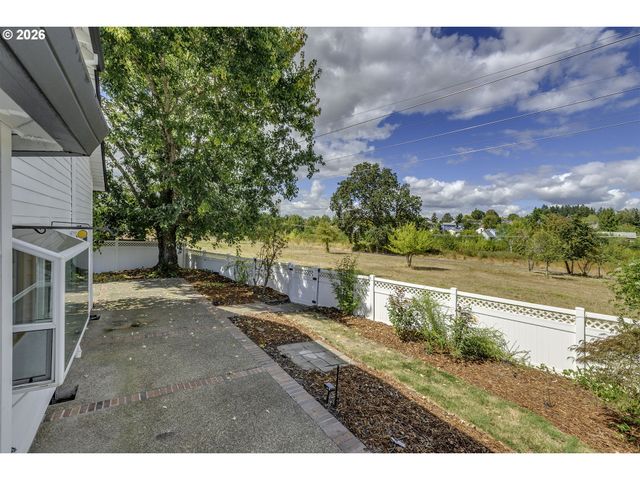 17799 Nw ELKCREST Ct, Portland, OR 97229