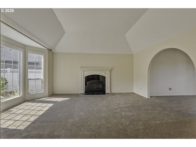 17799 Nw ELKCREST Ct, Portland, OR 97229