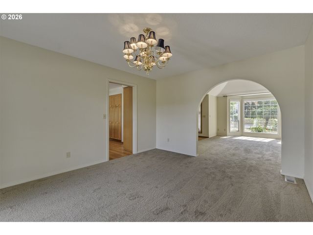 17799 Nw ELKCREST Ct, Portland, OR 97229