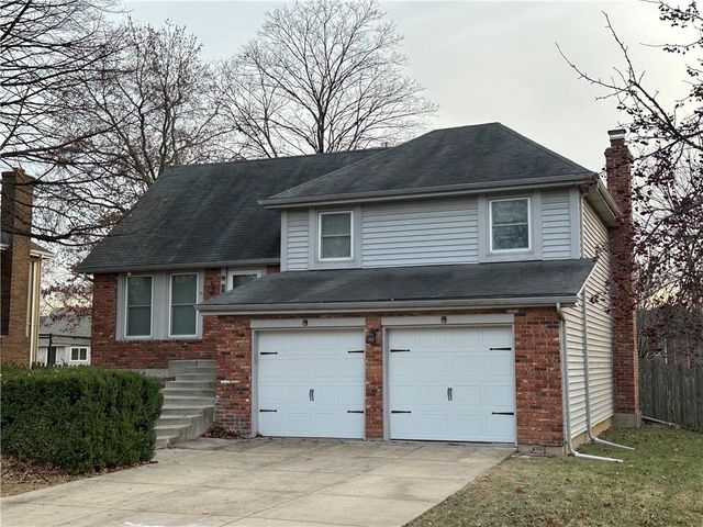 2101 E Sheridan Bridge Lane, Olathe, KS 66062