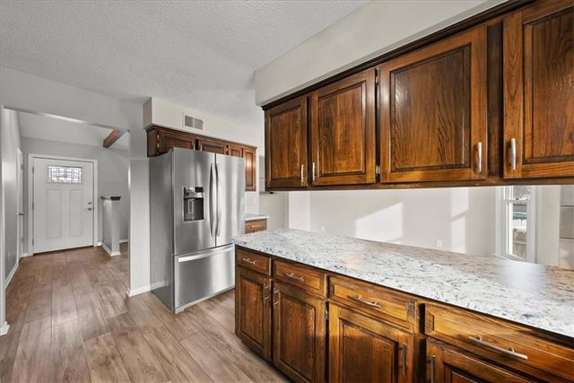 2101 E Sheridan Bridge Lane, Olathe, KS 66062