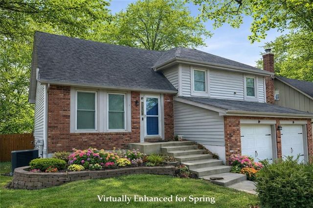 2101 E Sheridan Bridge Lane, Olathe, KS 66062