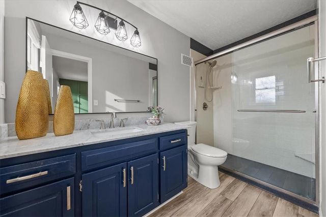 2101 E Sheridan Bridge Lane, Olathe, KS 66062