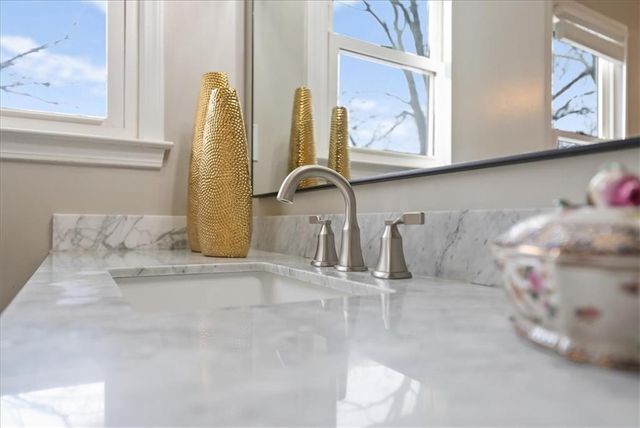 2101 E Sheridan Bridge Lane, Olathe, KS 66062