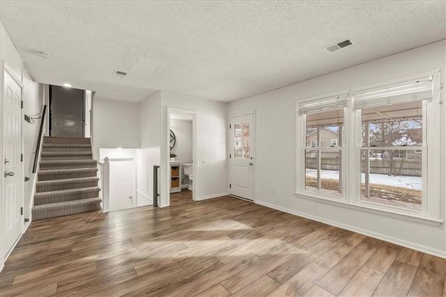 2101 E Sheridan Bridge Lane, Olathe, KS 66062