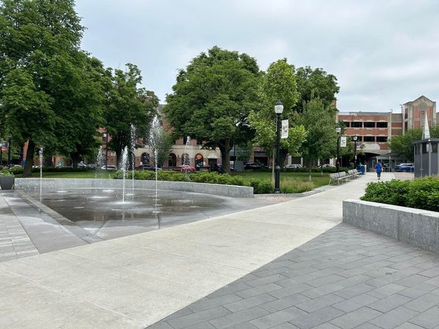 131 Main St Apt 210, Burlington, VT 05401