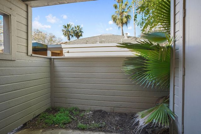 1019 Dornajo Way #114, Sacramento, CA 95825