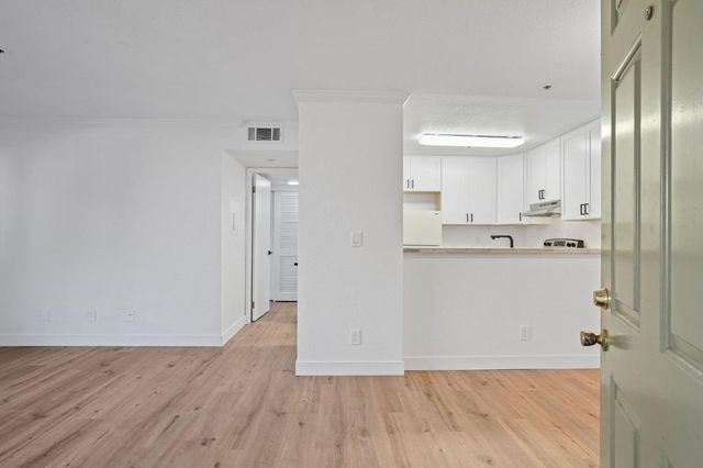 1019 Dornajo Way #114, Sacramento, CA 95825