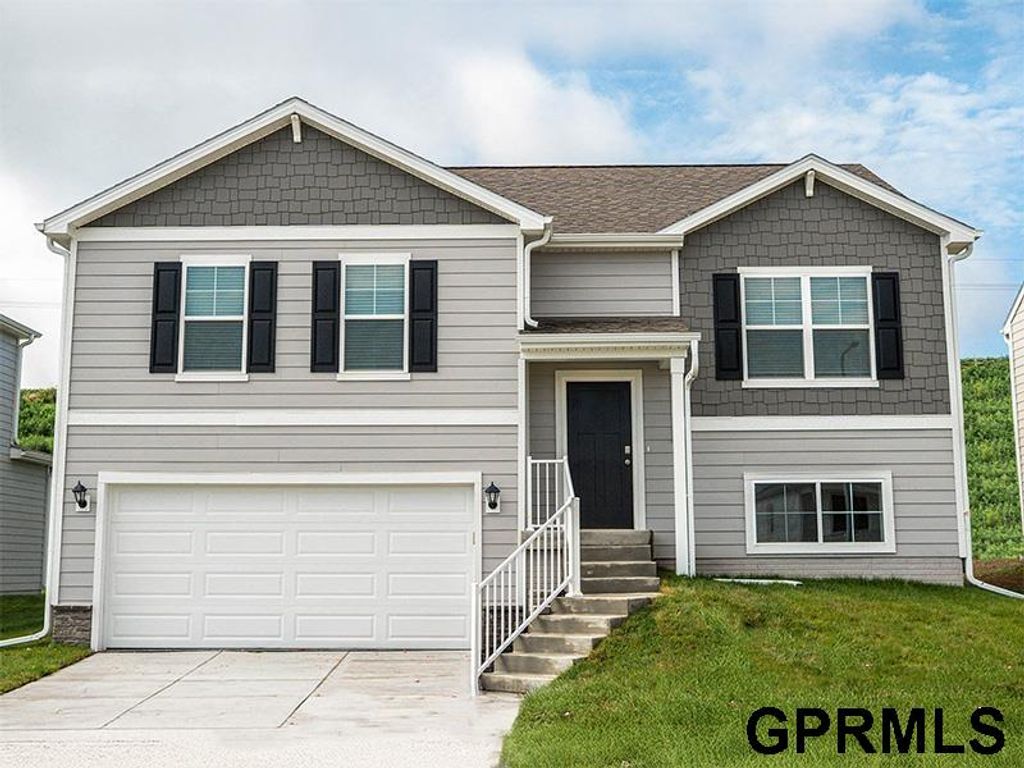 16514 Clay Street, Omaha, NE 68007