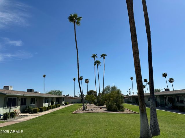 10856 W Santa Fe Drive, Sun City, AZ 85351
