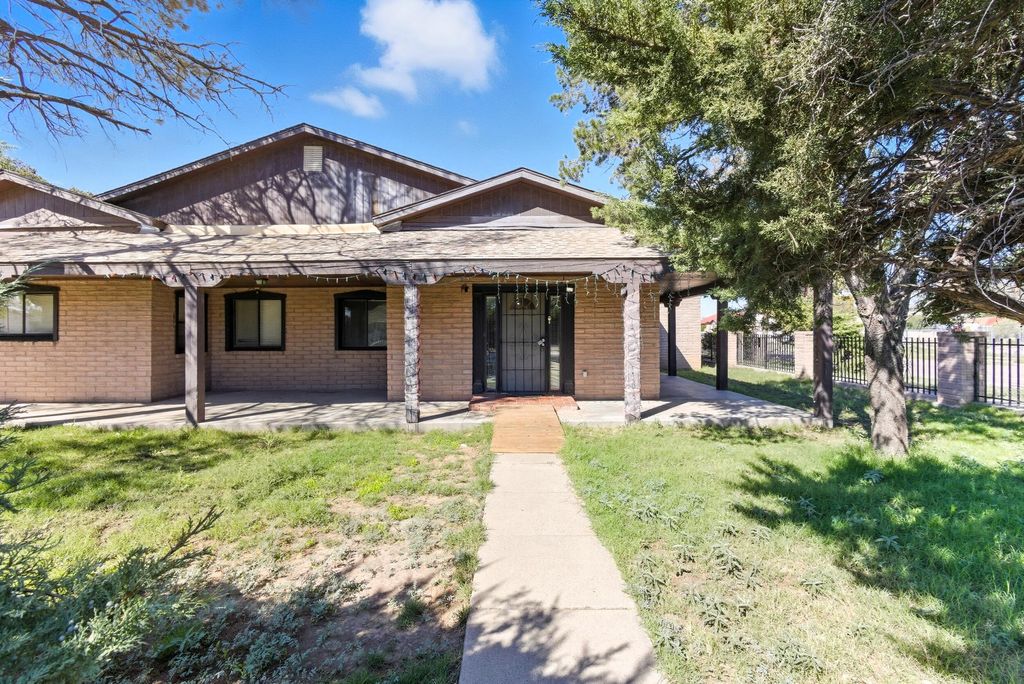 523 N 4TH Street, Belen, NM 87002