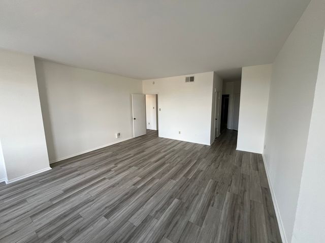 5200 Keller Springs Road 215, Dallas, TX 75248