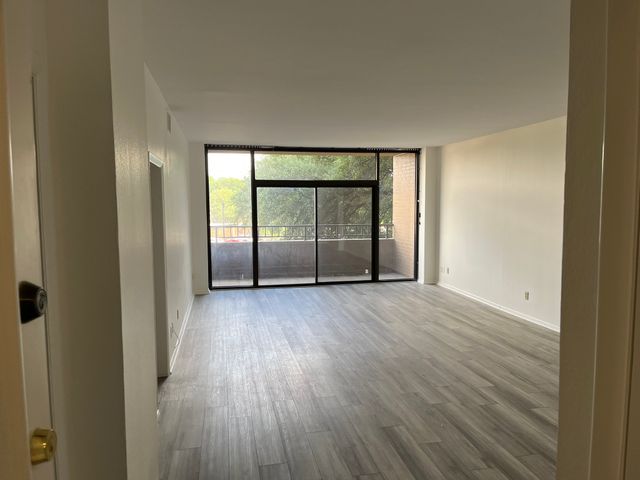 5200 Keller Springs Road 215, Dallas, TX 75248