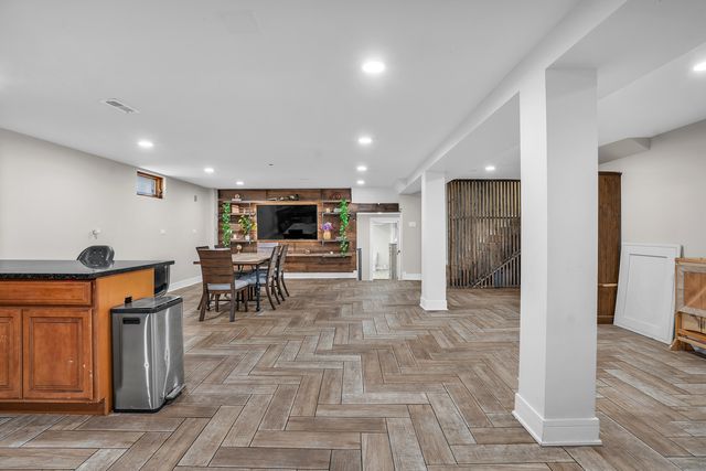 8100 Lorel Avenue, Burbank, IL 60459