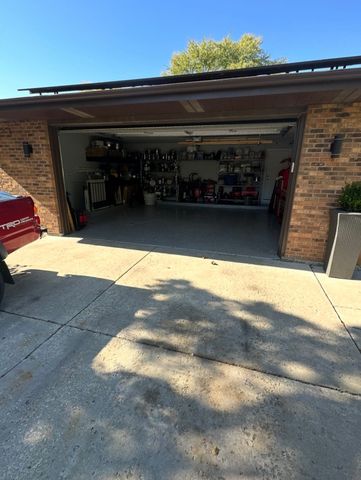 8100 Lorel Avenue, Burbank, IL 60459