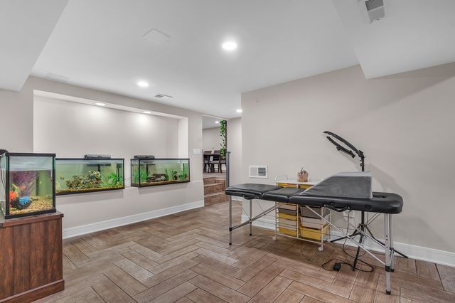 8100 Lorel Avenue, Burbank, IL 60459