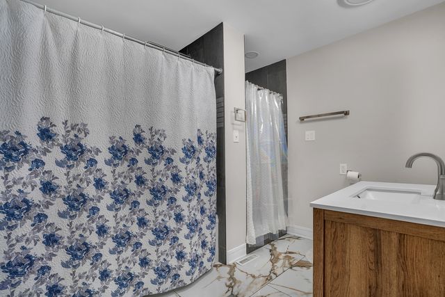 8100 Lorel Avenue, Burbank, IL 60459