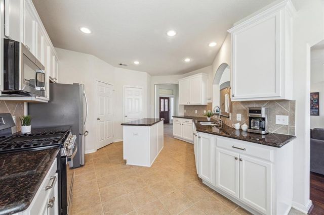 801 Dawn Ridge Way, Seabrook, TX 77586