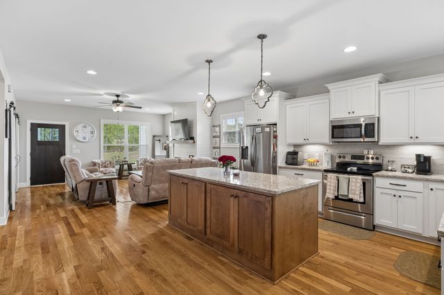 3242 Pinson School Rd, Greenbrier, TN 37073