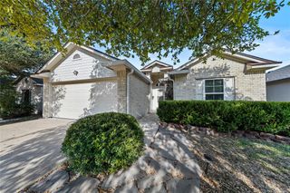 211 SUMMERSIDE Ave, Lockhart, TX 78644