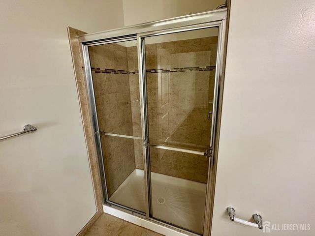 101 Roosevelt Avenue 311, Carteret, NJ 07008