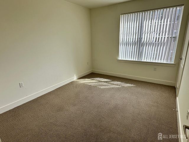 101 Roosevelt Avenue 311, Carteret, NJ 07008