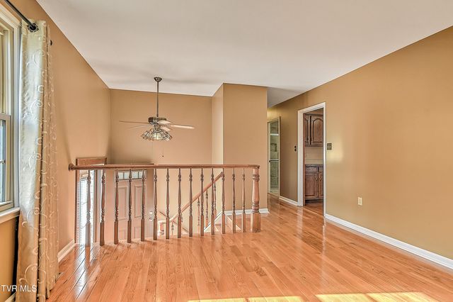 325 Mayfield Drive, Bristol, TN 37620