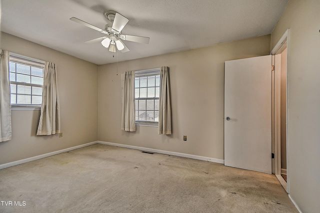 325 Mayfield Drive, Bristol, TN 37620