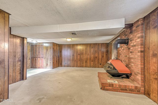 325 Mayfield Drive, Bristol, TN 37620