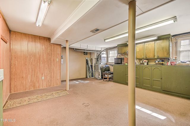 325 Mayfield Drive, Bristol, TN 37620