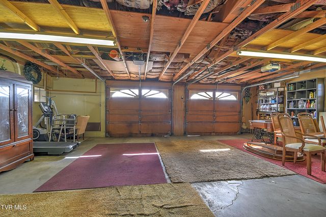 325 Mayfield Drive, Bristol, TN 37620