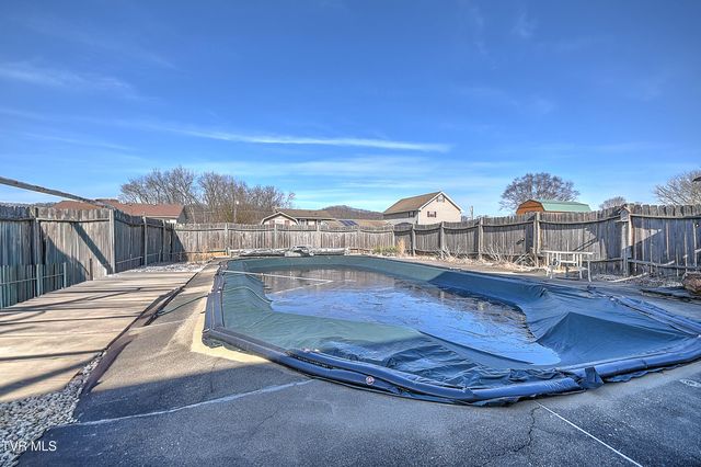 325 Mayfield Drive, Bristol, TN 37620